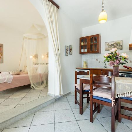 Sunrock Suites Стеліда Екстер'єр фото