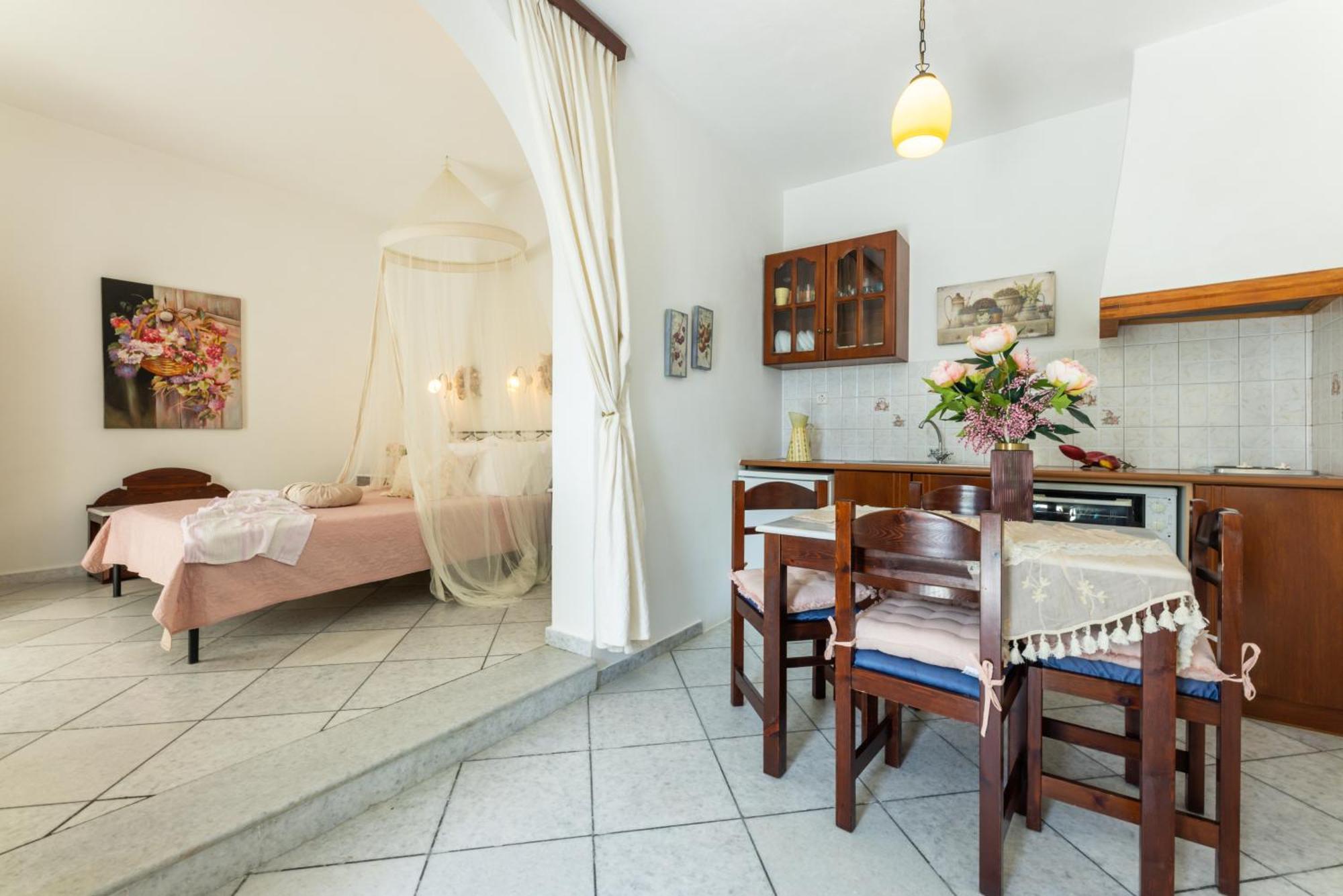 Sunrock Suites Стеліда Екстер'єр фото